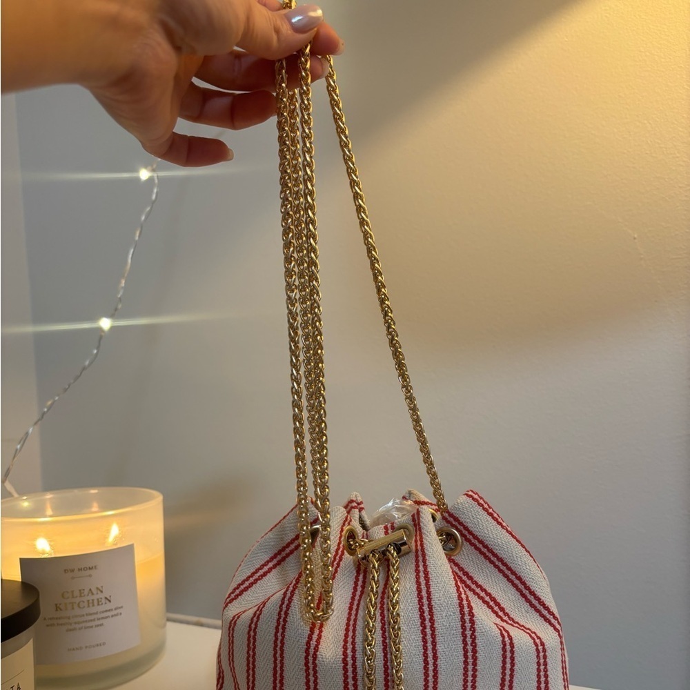 Striped Red and White Linen Bucket Bag - Picture 7 of 7